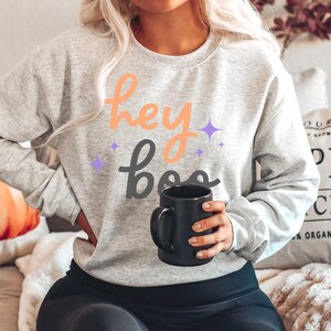 Hey Boo Sweatshirt, Halloween Sweatshirt, Retro Ghost Sweater, Spooky Season Sweater, Cute Fall Shirt, Boo Yall Tee, Autumn shirt, Fall Gift