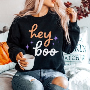 Hey Boo Sweatshirt, Halloween Sweatshirt, Retro Ghost Sweater, Spooky Season Sweater, Cute Fall Shirt, Boo Yall Tee, Autumn shirt, Fall Gift