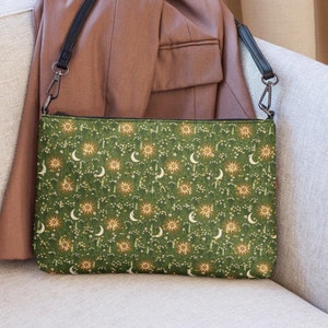 Bolso bandolera bohemio celestial, estampado de flores silvestres, bolso de inspiración cottagecore, bolso de hombro de verano