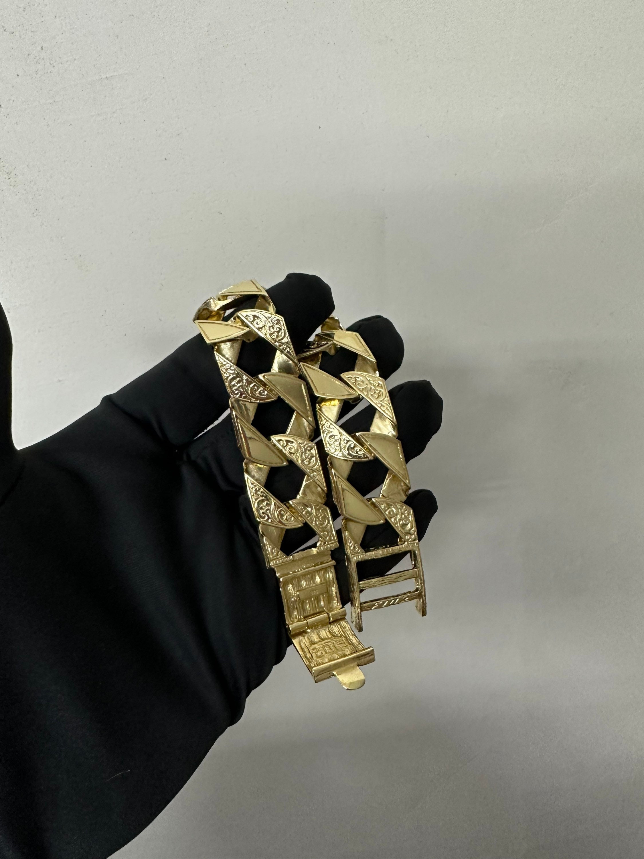 Gold Charm Bracelet | 7.25