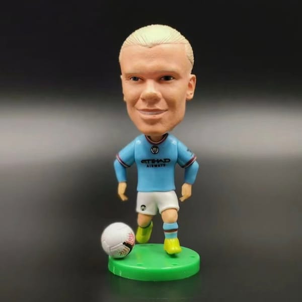 Erling Haaland Doll, Haaland Toy Figurine, Kevin De Bruyne Figurine, Sergio Agüero Doll, Pep Guardiola Toy Figurine, Manchester City FC