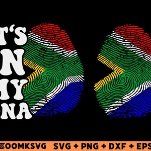 Pu&ograve; includere: Grafica "It's in my DNA" con un design a forma di impronta digitale nei colori della bandiera sudafricana. I colori della bandiera sono rosso, giallo, verde, bianco e blu.