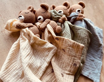Crochet teddy bear comforter for babies – Personalized baby gift – Double gauze cotton muslin – Handmade comforter – Baby shower idea
