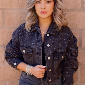 Personalized Pearl Denim Jacket • Custom Name Jean Coat • Bridal Bridal Engagement Gift • Chic Embellished Outerwear