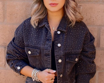 Personalized Pearl Denim Jacket • Custom Name Jean Coat • Bridal Bridal Engagement Gift • Chic Embellished Outerwear