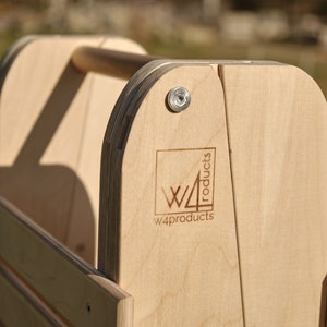 W4 Products Männerhandtasche klappbare Bierhandtasche-Bierträger mit Sitzfunktion. Bild 7
