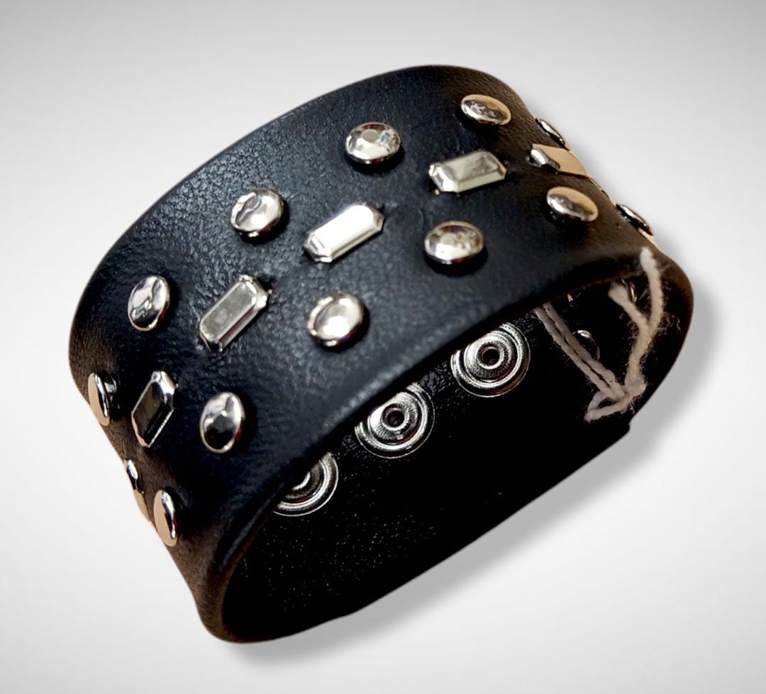 アクセサリー el conductorH HEART STUD BRACELET el conductorH HEART STUD BRACELET – NORANEKO