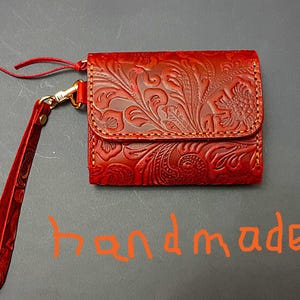 Cartera pequeña para mujer, bolso de mano estilo western, monedero de cuero tallado, bolso de mano con cremallera, bolso minimalista para mujer, tarjetero de cuero repujado.