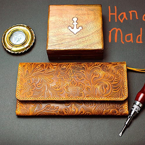Portefeuille pour téléphone en cuir repoussé floral fait main : pochette de style occidental