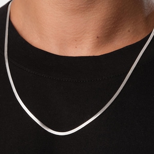 Herren Silber Kette Halskette, Edelstahl Flache Schlange Kette, wasserdichte Fischgrät Halskette für Männer, hypoallergen Schmuck, Geschenk für ihn