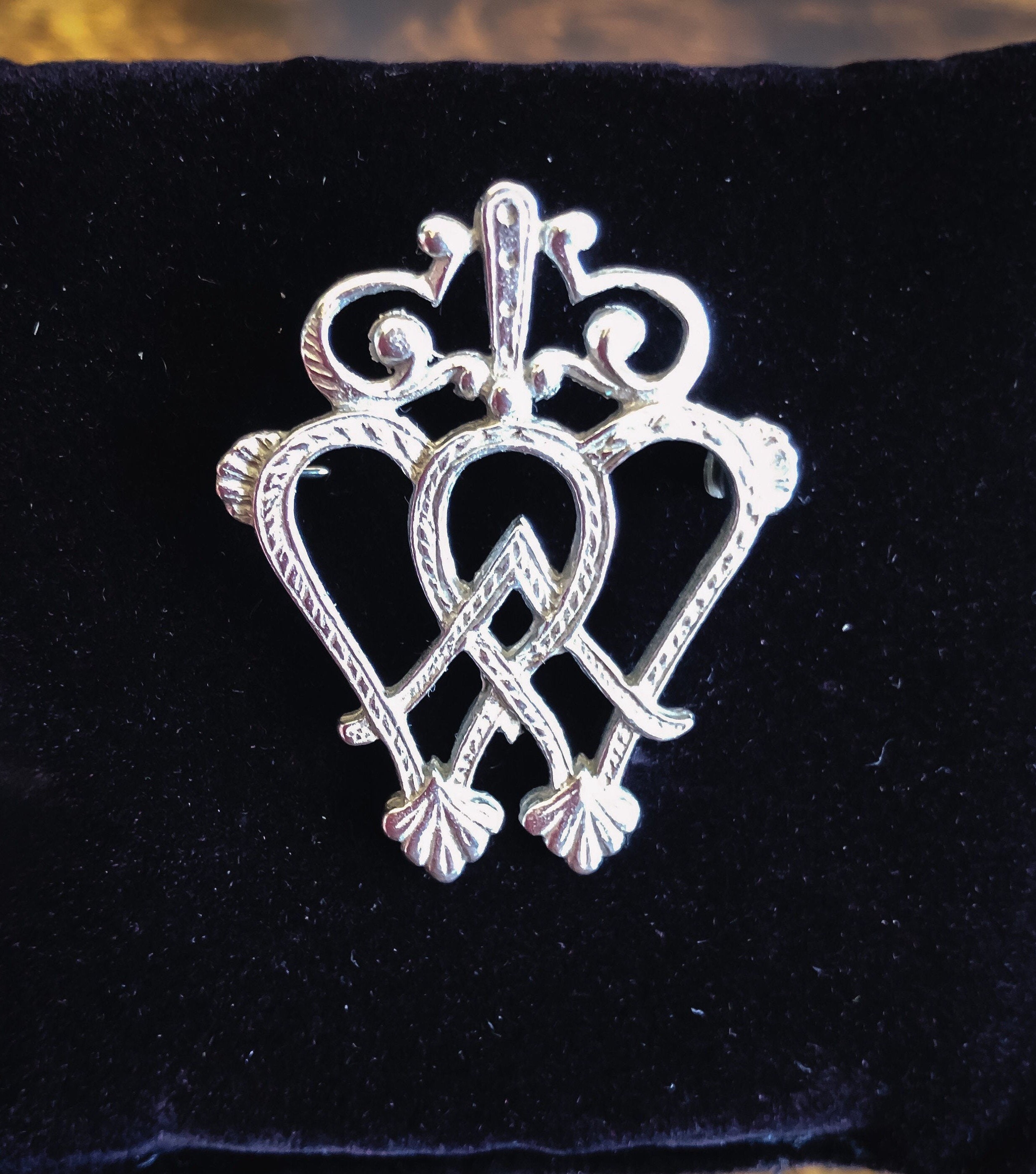 Luckenbooth brooch - Etsy 日本