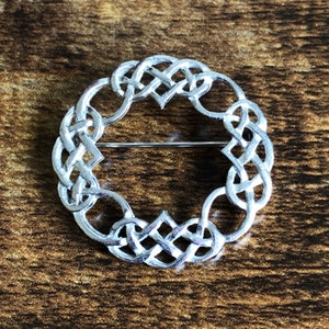 Celtic Knot Brooch | External Interlace Design | Scottish Brooch | Celtic Brooch | Irish Brooch | Celtic Jewellery | BellsOfScotland