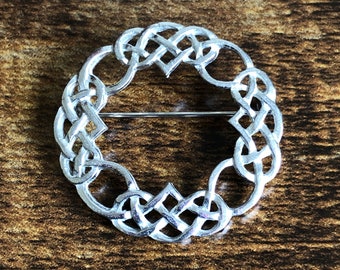 Broche de nudo celta / Diseño de entrelazado externo / Broche escocés / Broche celta / Broche irlandés / Joyería celta / BellsOfScotland