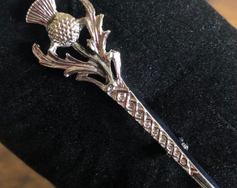 Alfiler de falda escocesa de cardo de peltre / Patrimonio escocés