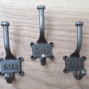 Rustic cast iron coat hooks  traditional retro vintage old victorian hat & coat hooks Antique Iron PACK OF 5 HOOKS