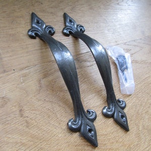 Rustic iron door pull handles fleur de lys old English vintage country cottage door pull handle Door Pull Handle Rustic Antique iron