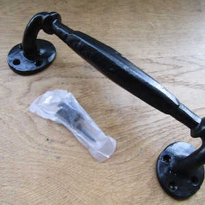 Rustic iron door pull handle Heavy cast iron  old English vintage country cottage door pull handle Oval grip Door Pull Handle Black antique