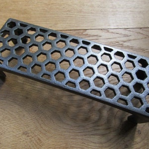GIETIJZER Vintage rustiek Victoriaans bakstenen ventilatierooster hoes rooster honingraat jali-baksteen antiek ijzer