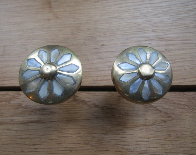 Pack Of 2 FLOWER Brass Vintage cupboard cabinet knob drawer wardrobe kitchen furniture knobs pull handles
