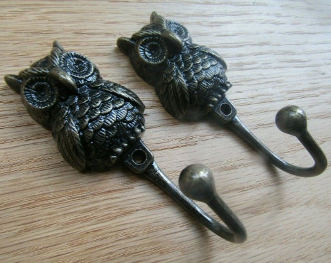 Pair Of OWL Curtain Valance Drape Tie Back Hooks Hold Backs Metal Tassel Hook antique brass