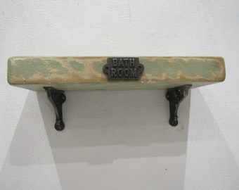 Étagère en bois salle de bain faite à la main avec supports en fonte de rouleaux victoriens vintage Fer rustique Jardin vert lavé brut scié étagère en pin scié
