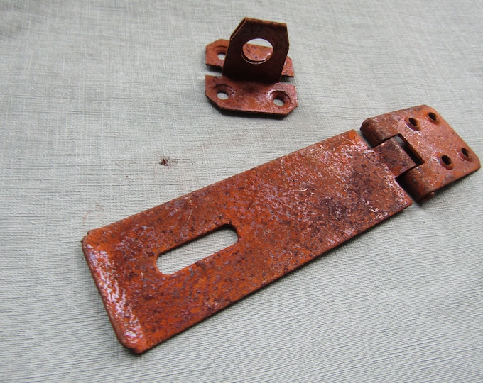Rustic vintage hasp & staple rustic vintage old style Safety Hasp and Staple Latch Lock Blanket Box Trunk Chest cabinet lock Rust finish
