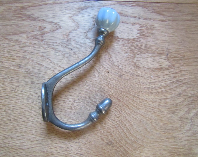 PACK OF 5 Pumpkin ceramic cast iron retro vintage old victorian hat & coat hooks French Grey