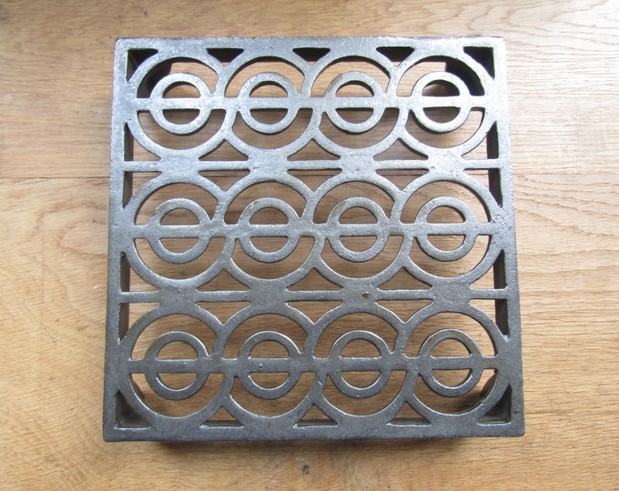 AIR BRICK Cast iron old retro vintage Victorian style rustic air brick air vent ventilation grille grill cover