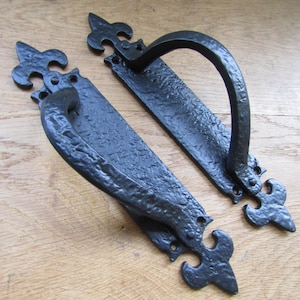 Rustic iron DOOR HANDLE ON Plate cast iron Victorian old style entrance door pull handle vintage Barn Home Stable pub shop door handle