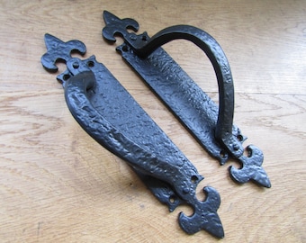 Rustic iron DOOR HANDLE ON Plate cast iron Victorian old style entrance door pull handle vintage Barn Home Stable pub shop door handle