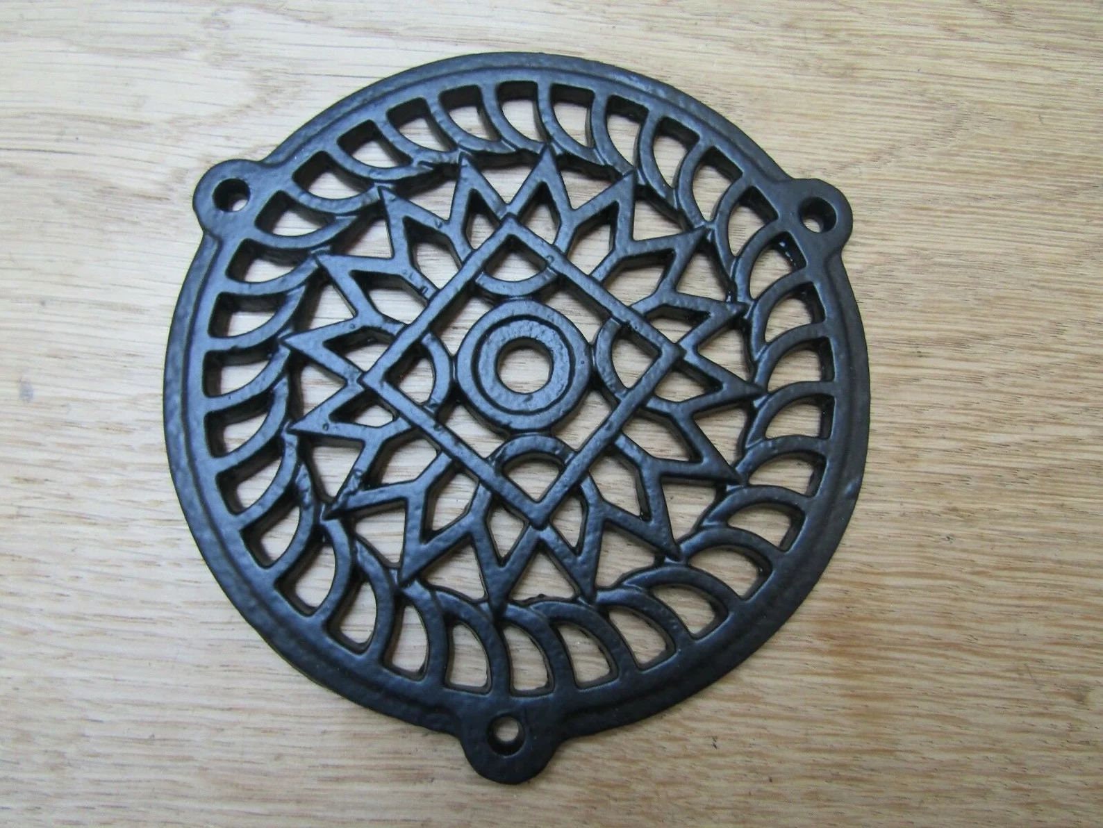 Grille murale antique en fer Brüel - Ø 160 mm