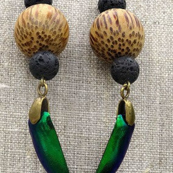 Boucles oreilles femme longues élytre scarabée, pierre de lave, grosse perle en bois