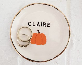 Personalized Pumpkin Ring Dish, Halloween Jewelry Dish, Fall Decor, Halloween Gift for Her, Halloween Wedding Favors, Halloween Gifts