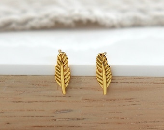 Stud earrings in the shape of gold or silver feathers, minimalist women's stud earrings, gift ideas