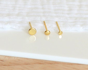Small earrings chips mini pellets three sizes available, minimalist women's nails in silver or gold, sold by the pair