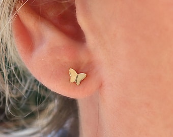 Petites boucles d'oreilles clous papillons pour femme, mini puces d'oreilles argent ou dorées style minimaliste
