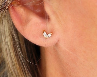 Small flower earrings with two zircon petals, mini gold or silver ear studs for women, minimalist style, gifts