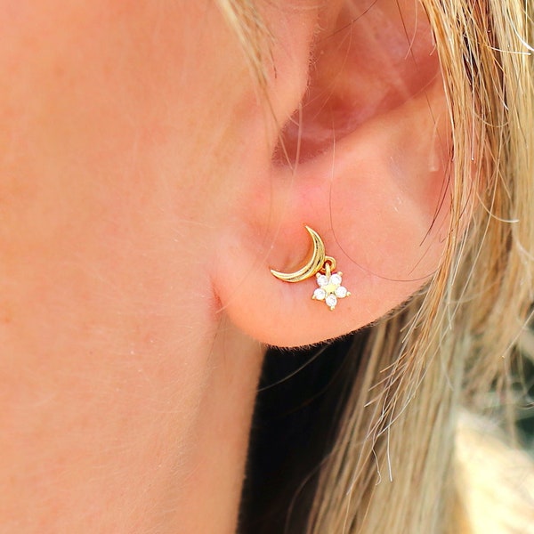 Small moon stud earrings with zircon star pendant, mini minimalist women's stud in silver or gold, women's gifts