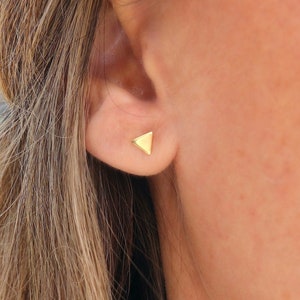 Small triangle earrings, mini women's stud earrings available in silver or gold, minimalist style