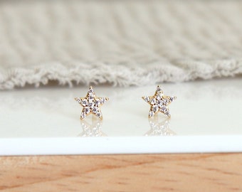 Petites puces d'oreilles étoiles avec zircons,mini clous d'oreilles femme argent ou doré style minimaliste