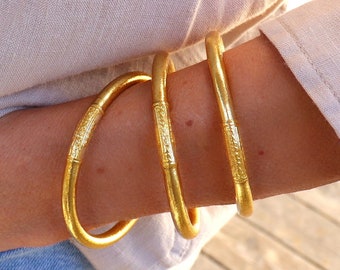 Bracelet jonc bouddhiste doré avec mantras, bracelet épais femme vendu à l'unité, cadeaux femme
