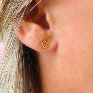Small heart ball chip earrings, mini minimalist women's ear studs in silver or gold, women's gifts