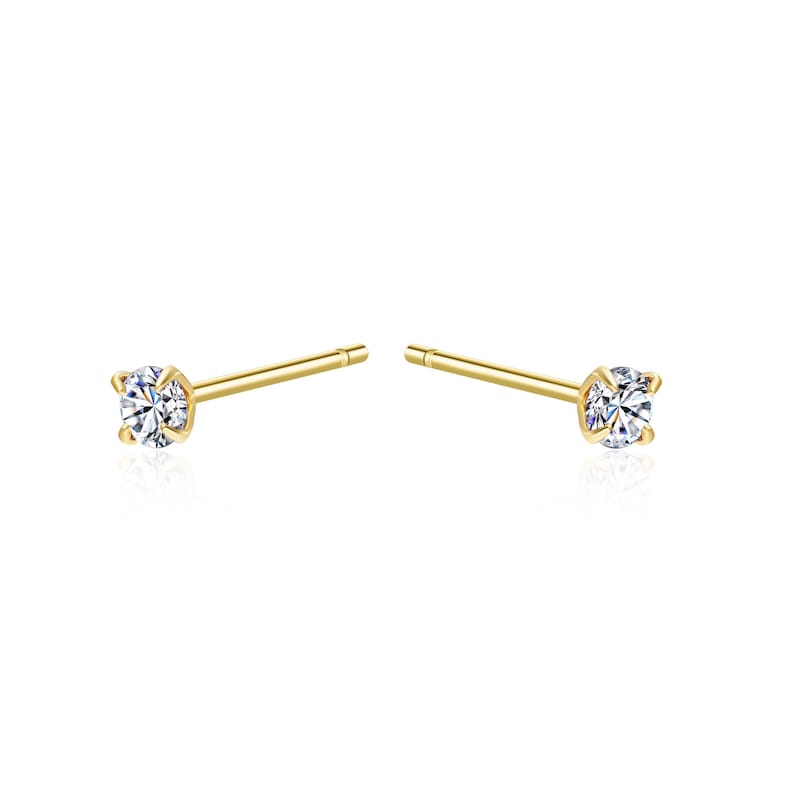 Petites puces d'oreilles avec zircon,clous d'oreilles trois couleurs disponibles, boucles d'oreilles dorées femme Blanc