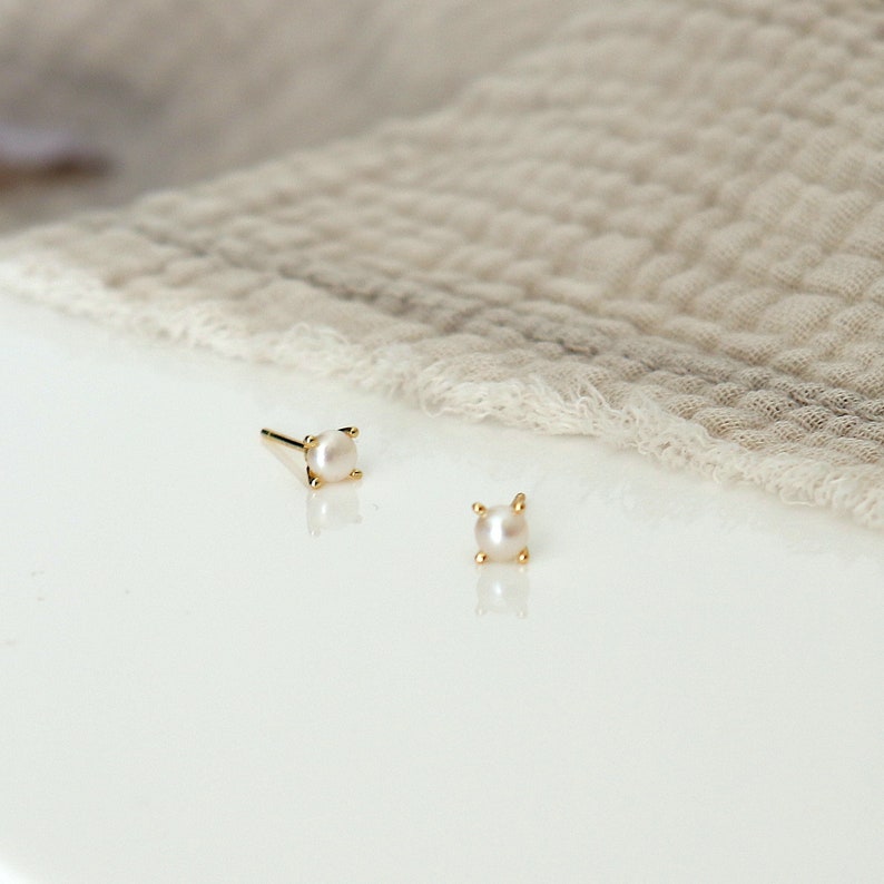 Boucles puces d'oreilles perles d'eau douce,petits clous d'oreilles pour femme minimalistes,disponibles en argent ou en doré image 6