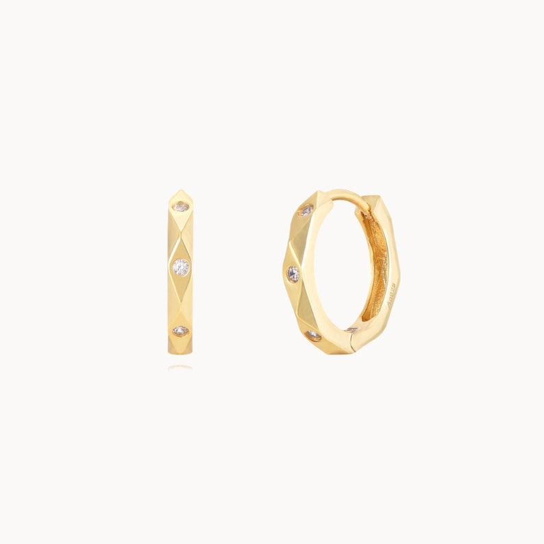 boucles d'oreilles créoles hexagonale avec zircons, créoles femme en argent ou doré style minimaliste, cadeaux femme Or