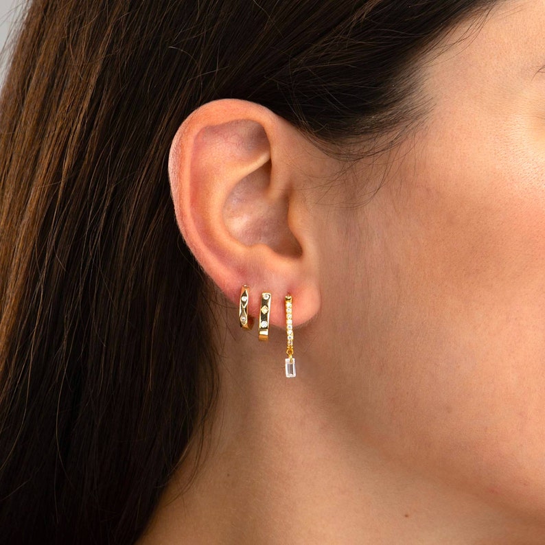 boucles d'oreilles créoles hexagonale avec zircons, créoles femme en argent ou doré style minimaliste, cadeaux femme image 4