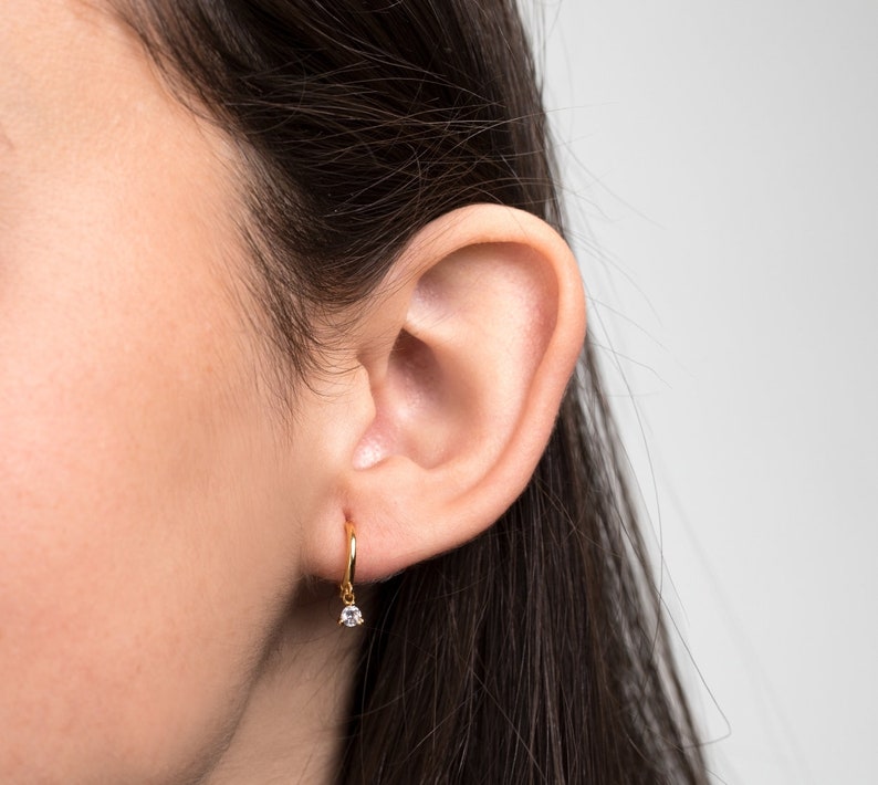Boucles d'oreilles femme cerceaux avec zircons, créoles disponibles en argent ou doré , boucles d'oreilles minimalistes, mini hoops image 4