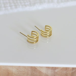 Women's earrings with three open hoops, minimalist hoop earrings available in silver or gold, women's gifts image 2
