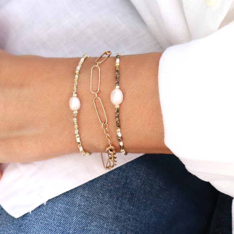Bracelet fin perle d'eau douce et perles miyuki sur élastique, bracelet perles marbrées marron ou crème,style minimaliste image 6