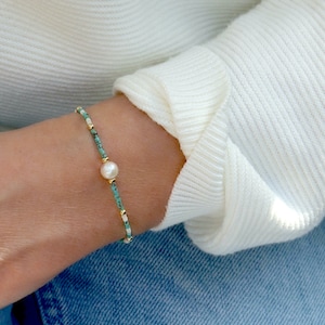 Bracelet fin élastique perle d'eau douce et perles miyuki turquoises marbrées,bracelet femme minimaliste, cadeaux femme image 3